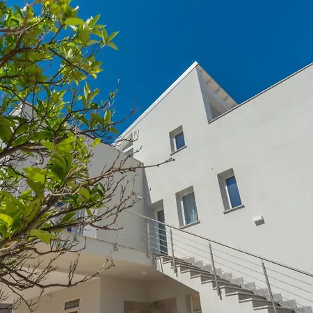 Dream House Aparthotel